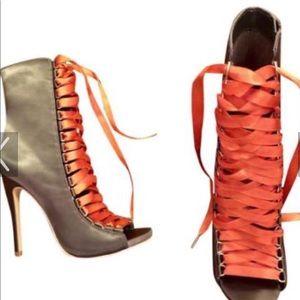 Super Sexy, olive green with orange laces